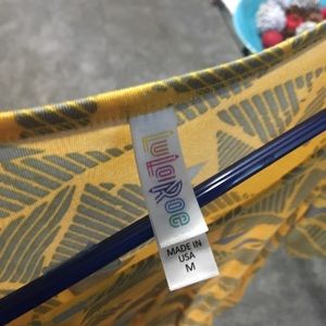 Medium LulaRoe t shirt. SO comfy. ✨